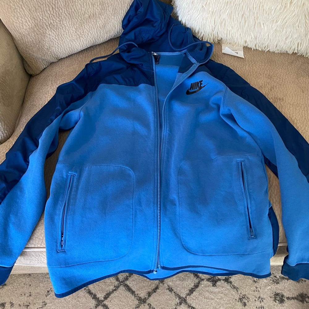 Light/navy Nike Jacket size L